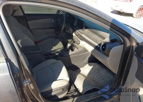 2021 Kia Forte Lxs из США, поврежденный, VIN 3KPF24AD9ME342427